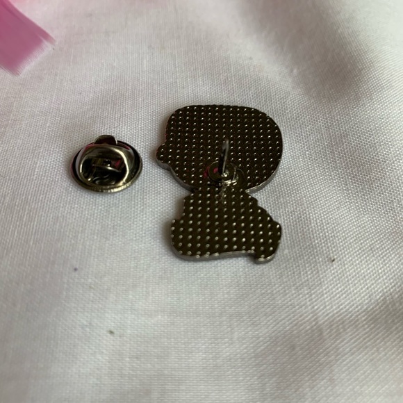 3/$20 Earless Vincent Van Gogh Enamel Pin - Picture 2 of 3